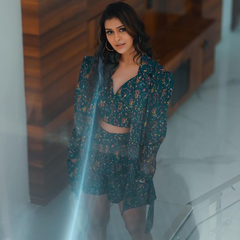 దానికితోడు పాయల్ అంటే హాట్, బోల్డ్ రోల్స్ కి మాత్రమే అన్నట్లు ఫిక్స్ అయ్యారు. దానికి తోడు పాయల్ కి లక్ కూడా అంతగా కలిసి రాలేదు. పాయల్ నటించిన అధిక చిత్రాలు ఢమాల్ అన్నాయి.