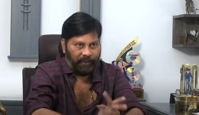 అయితే తాజాగా ఆమో గురించిన పలు ఆసక్తికర, షాకింగ్ విషయాలను ప్రముఖ నిర్మాత చంటి అడ్డాల వెల్లడించారు. ఆర్తి అగర్వాల్ కెరీర్ నాశనం కావడంతో ఆమె తండ్రిదే కీలక పాత్ర అని వెల్లడించారు. తాజాగా ఆయన ఓ యూట్యూబ్ ఇంటర్వ్యూలో ఈ విషయాలను వెల్లడించారు.