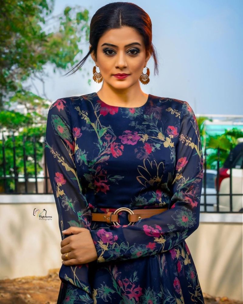 ప్రియమణి లేటెస్ట్ గ్లామర్ ఫోటోలు.