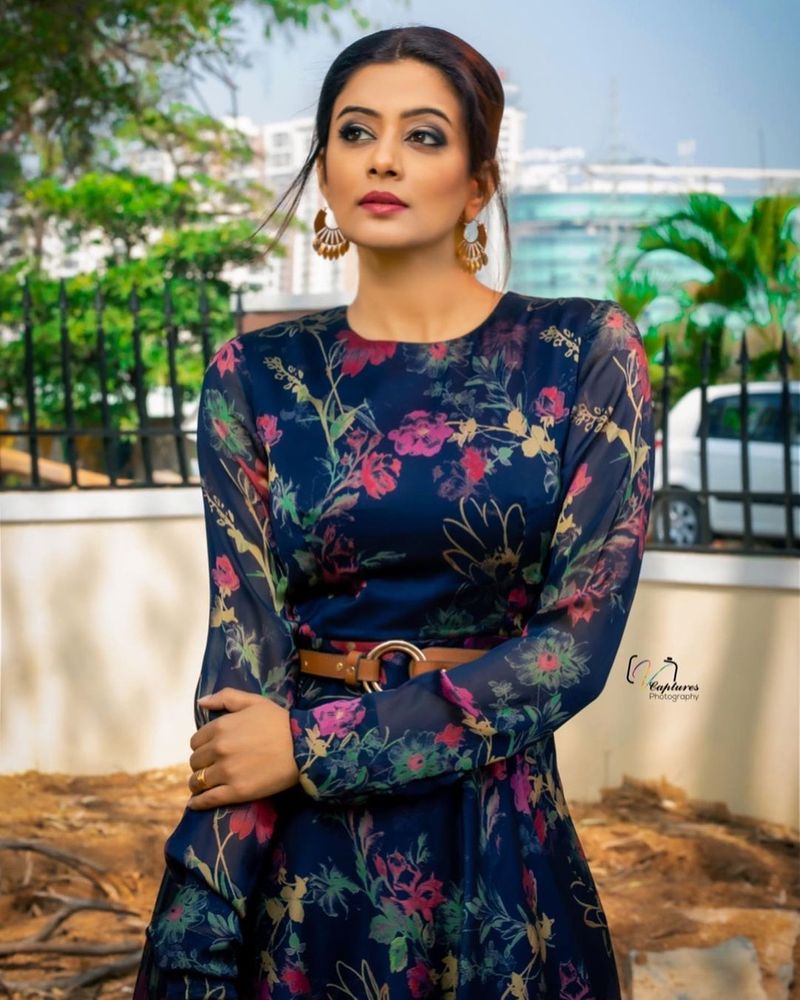 ప్రియమణి లేటెస్ట్ గ్లామర్ ఫోటోలు.