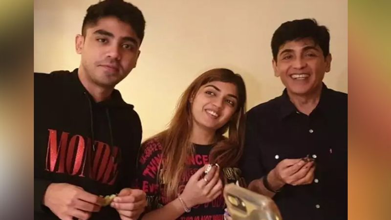 आसिफ के बच्चे अपना करियर एक्टिंग में नहीं बनाना चाहते हैं। जहां आसिफ की पत्नी घर का सारा काम संभालती हैं, वहीं उनकी बेटी मरयम अपनी टैलेंट कंपनी चलाती हैं। आसिफ के बेटे डायरेक्शन की फील्ड में काम कर रहे हैं। रिपोर्ट्स के अनुसार आसिफ के बेटे माजिद मजीदी की फिल्म में असिस्टेंट डायरेक्टर के रूप में काम कर चुके हैं।