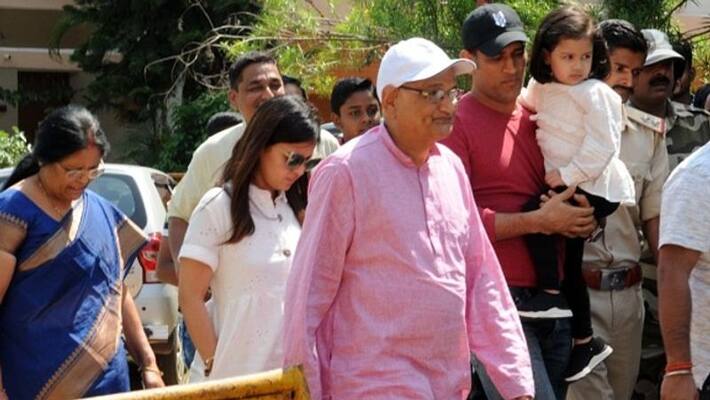 MS Dhoni's parents recover from Covid-19 MS Dhoni's parents recover from Covid-19