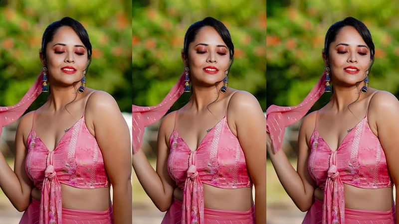 ఈ క్రమంలోనే అనసూయ వరుసగా బిగ్ ఆఫర్స్ వస్తున్నాయి. చిరంజీవి, అల్లు అర్జున్, రవితేజ వంటి స్టార్ హీరోల సినిమాల్లో అవకాశాలు తెచ్చిపెట్టాయి. కేవలం తెలుగులోనే కాదు, తమిళం, మలయాళంలోనూ నటించే అరుదైన అవకాశాలను తెచ్చిపెట్టింది.