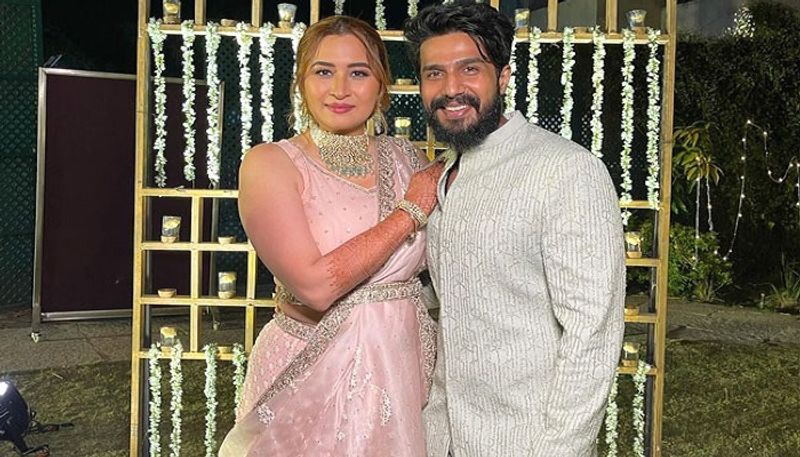 ఇక విశాల్ సోదరి పెళ్లి వేడుకల్లో తొలిసారిగా వీరిద్దరూ కలిశారు. అప్పుడు వీరి మధ్య చిగురించిన స్నేహం ప్రేమగా మారగా ఇప్పుడది పెళ్లిపీటలకు దారి తీసింది