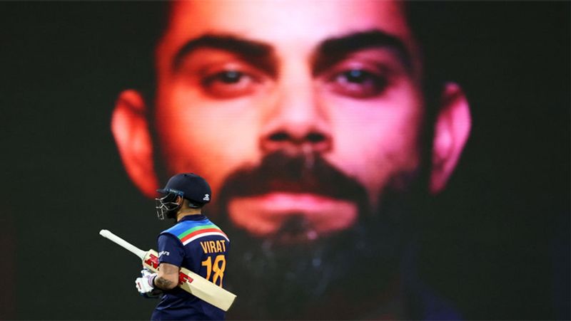 భారత క్రికెట్ టీం కెప్టెన్ విరాట్ కోహ్లీ సోషల్ మీడియాలో చాలా యాక్టివ్గా ఉంటాడు. ఎప్పటికప్పుడు పోస్టులు, స్టోరీలతో తన అభిమానులను అలరిస్తుంటాడు.