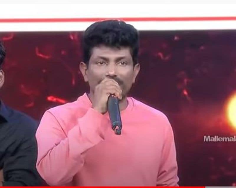 తన గురువు పవన్ కళ్యాణ్ అని ఆయనపై ప్రశంసలు కురిపించారు గణేష్ మాస్టర్. ఈ సందర్భంగా `గబ్బర్సింగ్` స్లెప్ వేసి అలరించారు.