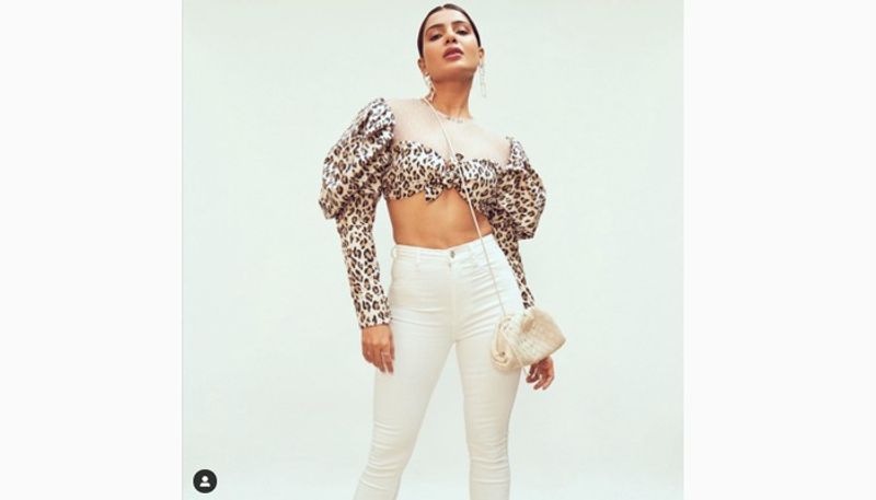So let us take a look at a few of her fashionable, sexy outfits and get envy!