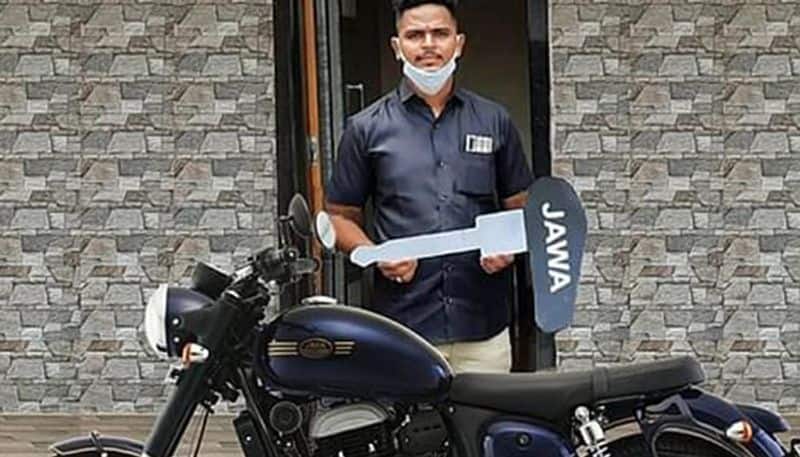 Jawa Motorcycles rewards Mayur Shelke with a brand new bike for his heroic work