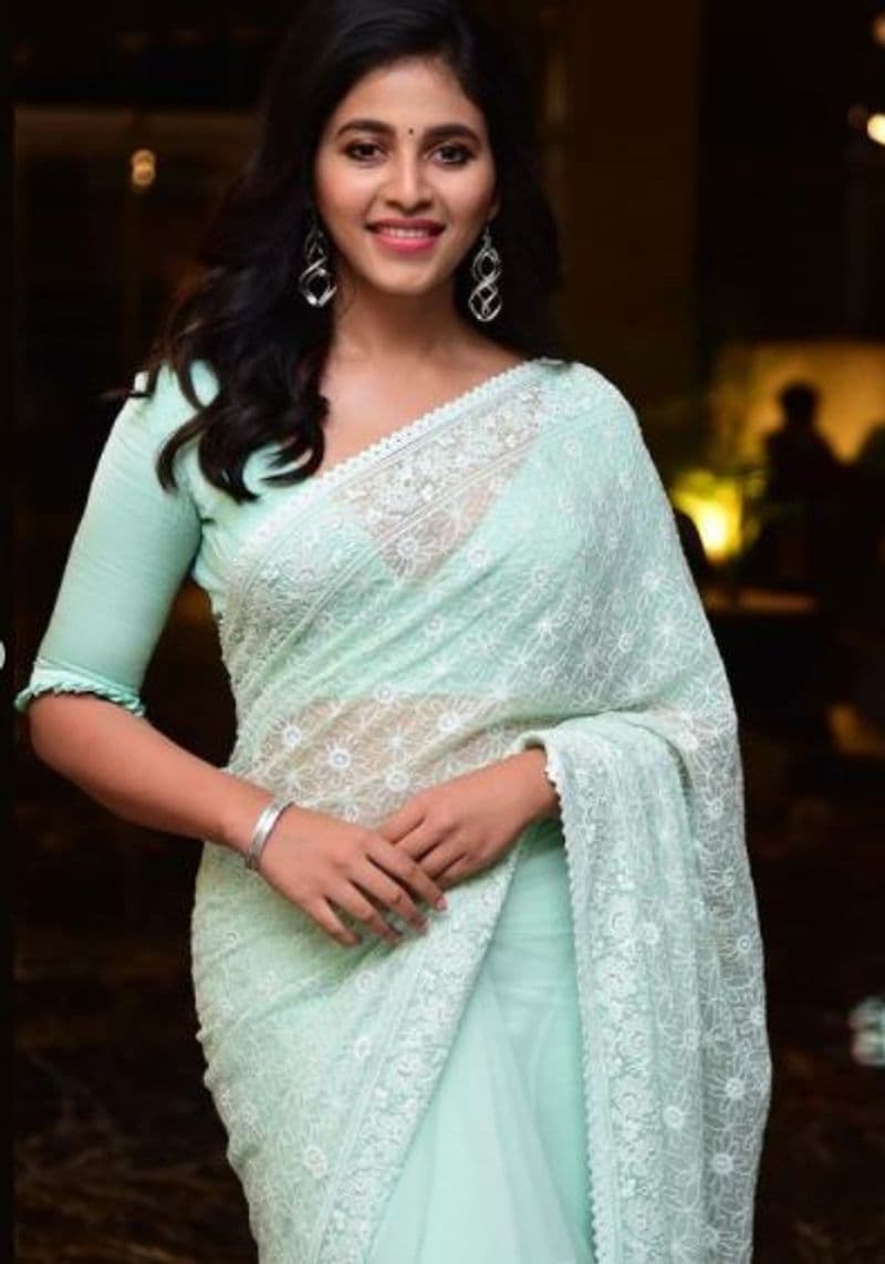 Actress Anjali Hot Photos In greeen saree