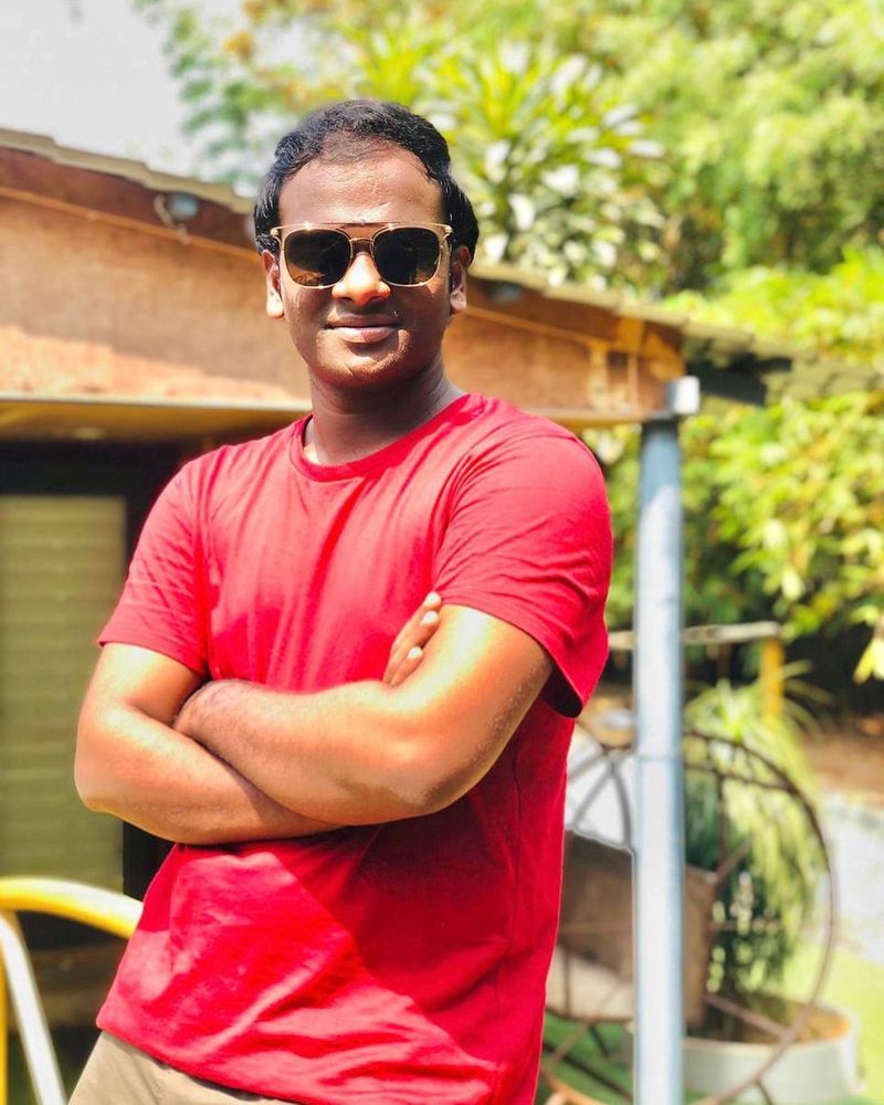 సోషల్ మీడియాలో ఈ చర్చ ఎక్కువైపోయింది. దీనితో అందరి అనుమానాలకు సమాధానం చెప్పే ప్రయత్నం చేశాడు ఇమ్మానియేల్. సోషల్ మీడియా ద్వారా తనకు కోవిడ్ సోకలేదని, తాను ఆరోగ్యంగా ఉన్నట్లు వివరణ ఇచ్చాడు. అది కూడా రుజువులతో పాటు నిర్ధారించాడు.