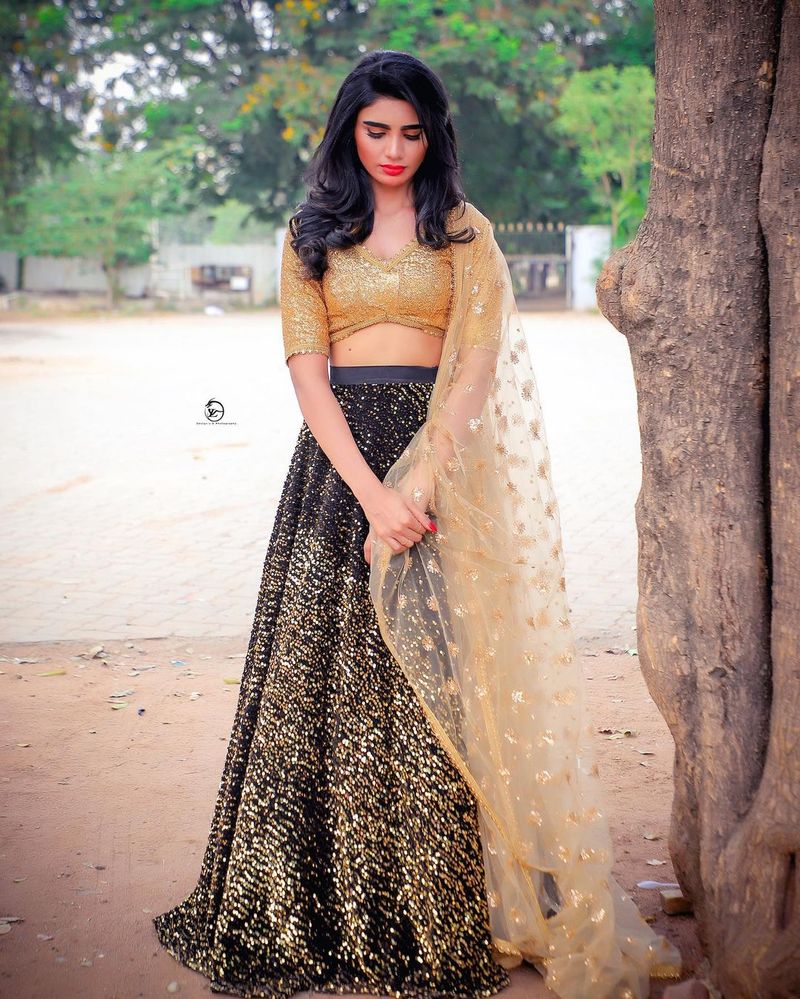 వర్ష ఇమ్మానియేల్ లవర్స్ అన్న బ్రాండ్ ఇమేజ్ వారికి అవకాశాలు తెచ్చిపెడుతుంది. ఆ రూమర్ తరువాతే ఈ ఇద్దరు పాపులర్ కావడం జరిగింది. జబర్దస్త్ స్కిట్స్ తో పాటు పలు ప్రత్యేక కార్యక్రమాలలో ఇమ్మానియేల్, వర్ష కలిసి సందడి చేస్తున్నారు.