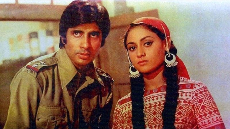 बता दें कि 1973 में आई प्रकाश मेहरा की जंजीर में अमिताभ बच्चन लीड रोल में थे और फिल्म सुपरहिट हुई थी। ये फिल्म उनके लाइफ का टर्निंग प्वाइंट रही। इस फिल्म ने उन्हें एंग्री यंगमैन का टाइटल दिया। इसके बाद उन्होंने कई सुपरहिट फिल्मों में काम किया। 