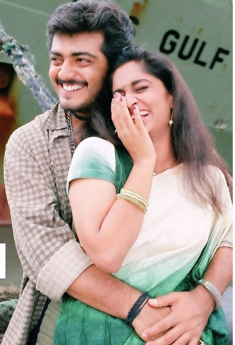 அப்போது அமர்க்களம், உள்ளிட்ட சில படத்தில் பிசியாக நடித்து வந்ததால்... இந்த படத்தின் வாய்ப்பை அவர் ஏற்க வில்லை என கூறப்படுகிறது. தற்போது இந்த தகவல் வெளியாகி பலரையும் ஆச்சர்யப்பட வைத்துள்ளது.