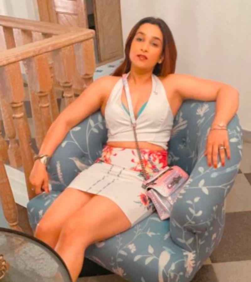 meet kkr star cricketer nitish rana-s glamorous wife Saachi Marwah ahead of ipl 2021 at uae spb