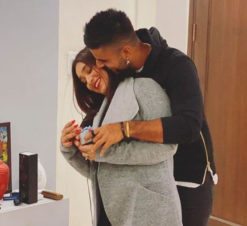 meet kkr star cricketer nitish rana-s glamorous wife Saachi Marwah ahead of ipl 2021 at uae spb