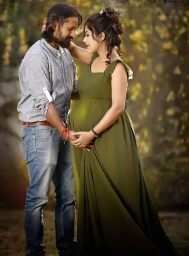 ಪ್ರೆಗ್ನೆಂಸಿ ಬಗ್ಗೆ ಅಪ್ಡೇಟ್ ನೀಡುತ್ತಾ ಶಾಂಭವಿ ತಮ್ಮ ಮಾಡ್ರನ್ ಫೋಟೋಶೂಟ್ನ ಫೋಟೋಗಳನ್ನೂ ಶೇರ್ ಮಾಡಿಕೊಂಡಿದ್ದಾರೆ.