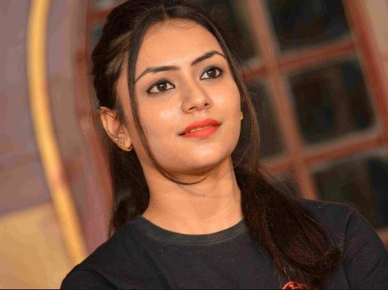 bollywood actress sanaya katwe murder her own brother shocking