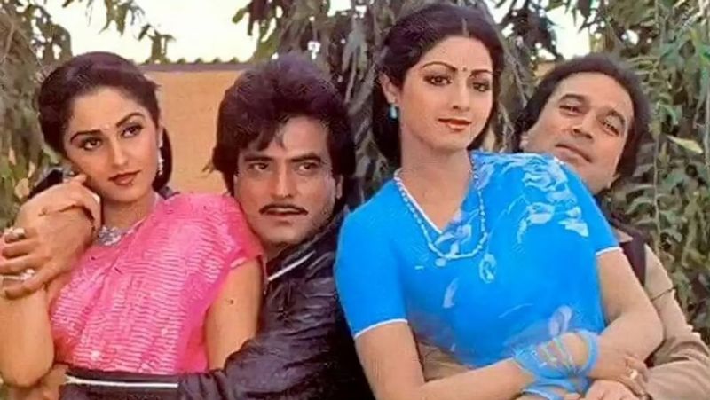 बॉलीवुड में एक्ट्रेस के बीच झगड़ा होना आम बात है। ऐसा कई बार सामने आया कि दो एक्ट्रेस सेट पर लड़ी है। लेकिन जया प्रदा और श्रीदेवी के बीच न कोई झगड़ा था न कोई मन-मुटाव लेकिन फिर भी दोनों आपस में बात नहीं करती थीं।