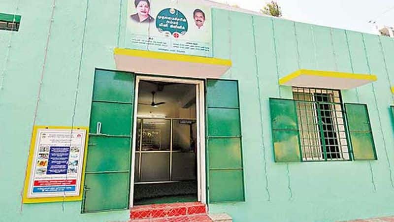 Amma Mini Clinic name board change ... O. Panneerselvam condemned