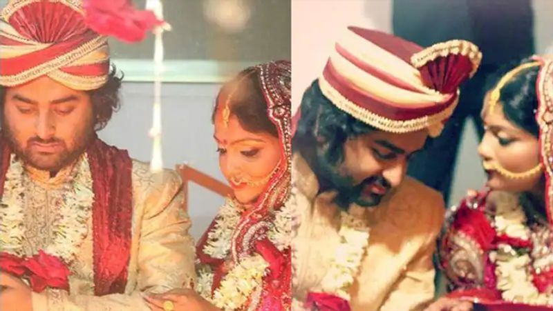 अरिजीत ने अपनी दूसरी शादी की जानकारी लंबे समय बाद सोशल मीडिया पर फोटो शेयर करके दी थी। बता दें कि एक इंटरव्यू में जब अरिजीत से उनकी दूसरी शादी की बात पूछी गई तो उन्होंने पर्सनल सवाल करने से रिपोर्टर को मना कर दिया था।