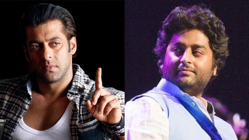 बात 2016 की है अरिजीत और सलमान खान के बीच झगड़े की खबरें मीडिया में खूब उछली थी। रिपोर्ट्स की मानें तो एक अवार्ड फंक्शन में अरिजीत ने सलमान खान को कुछ उल्टा-सीधा कह दिया था। इसके बाद सलमान उनसे गुस्सा हो गए थे। 
