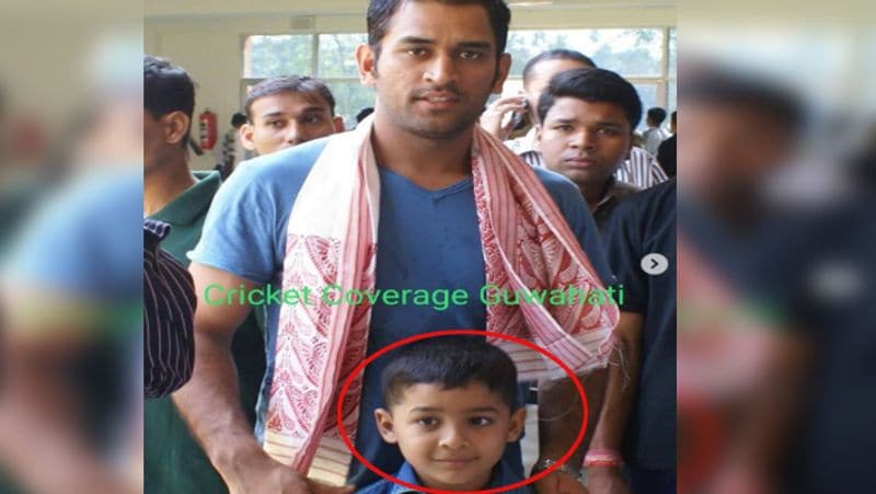 रियान पराग का अबतक आईपीएल करियर
20 साल के इस युवा खिलाड़ी ने आईपीएल में अबतक 24 मैच खेले हैं। जिसमें 17 इनिंग में उन्होंने 301 रन अपने नाम किए है। वहीं, गेंदबाजी में 24 मैचों की 13 पारियों में उन्होंने 3 विकेट चटकाए हैं।
