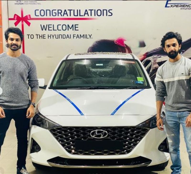 ಕಾಮೆಂಟ್ಗಳ ಮೂಲಕ ಭರತ್ಗೆ ಶುಭಾಶಯಗಳು ಹರಿದು ಬರುತ್ತಿದೆ.