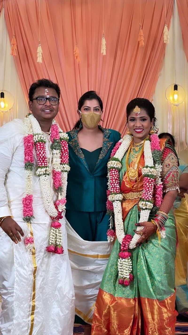 ప్రస్తుతం ఆ ఫోటోలు వైరల్ అవుతున్నాయి.