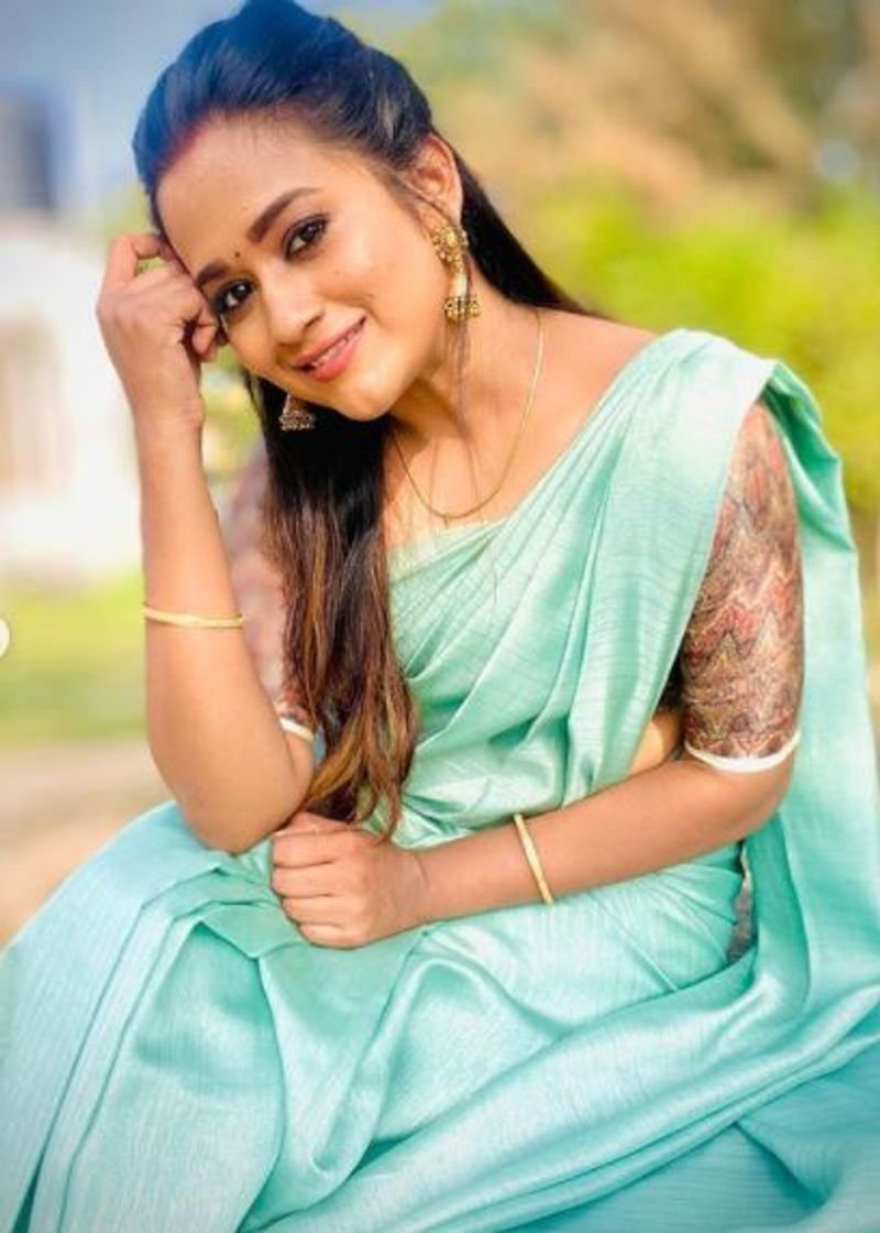 பச்சை நிறமே... பச்சை நிறமே... 