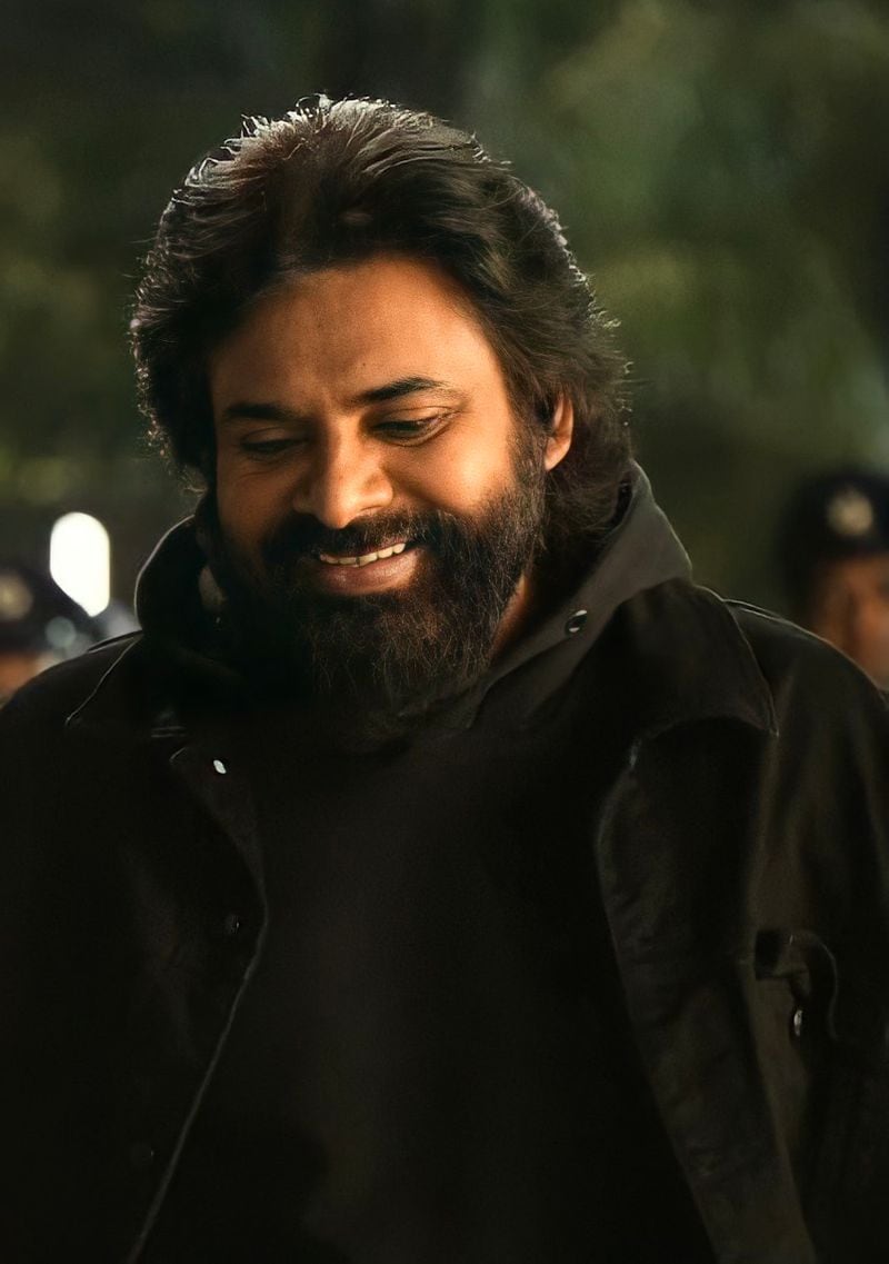 దీంతోపాటు భగవాన్ పుల్లారావులకు కూడా పవన్ సినిమా చేస్తానని చెప్పాడట. అడ్వాన్స్ కూడా తీసుకున్నాడు. ఈ లెక్కన ఇప్పుడు పవన్ చేతిలో ఆరు సినిమాలున్నాయి. దీంతో మరో ఐదేళ్లపాటు పవన్ కూడా ఫుల్ బిజీగా ఉండబోతున్నాడని చెప్పొచ్చు.