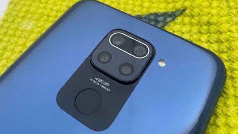 Redmi Note 9
हाल ही में लॉन्च हुआ Redmi Note 9 में 4GB रैम, 64GB स्टोरेज दिया गया है। वहीं, इसमें 48mp का क्वॉड कैमरा सेटअप, फुल एचडी डिस्प्ले 13mp का सेल्फी कैमरा है। इसकी बैटरी 5000mAh से भी ज्यादा है। इसकी कीमत महज 10,999 रुपए है।
