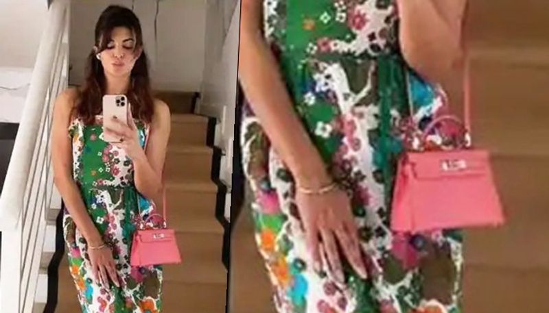 Kelly is just one type of Hermes bag. The price of the bag is more than $8,000. If we turn that to Rupees, the cost will be around Rs 6,00,000. And mind it, this is just the starting price of the Hermes Kelly minis. The bag doesn't have a lot of space; you can keep a pocket-size mirror, one lipstick, card holders and some keys.