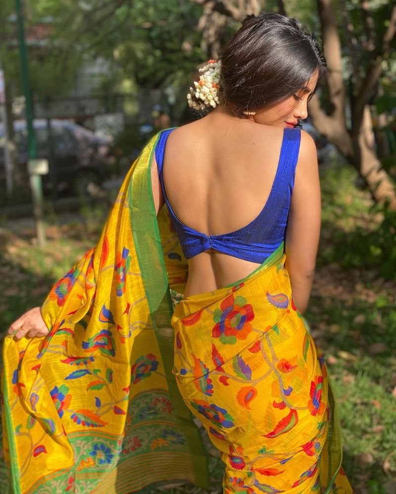 `నన్ను దోచుకుందువటే` చిత్రంతో తెలుగులోకి ఎంట్రీ ఇచ్చిన కన్నడ భామ నభా నటేష్. రవిబాబు `అదుగో`లోనూ నటించింది.
