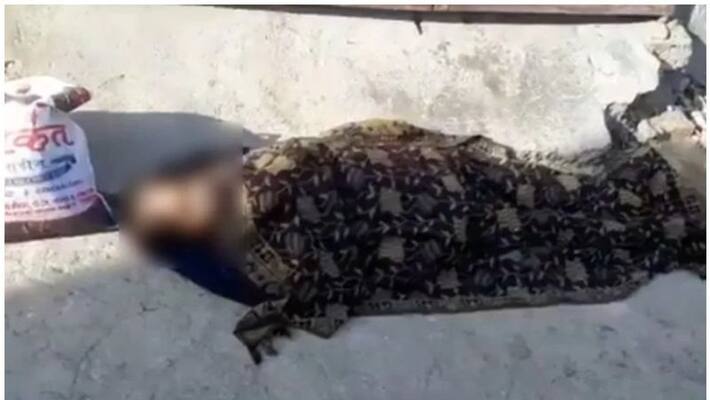 Man Death in Street Fight at Kakinada akp Man Death in Street Fight at Kakinada akp