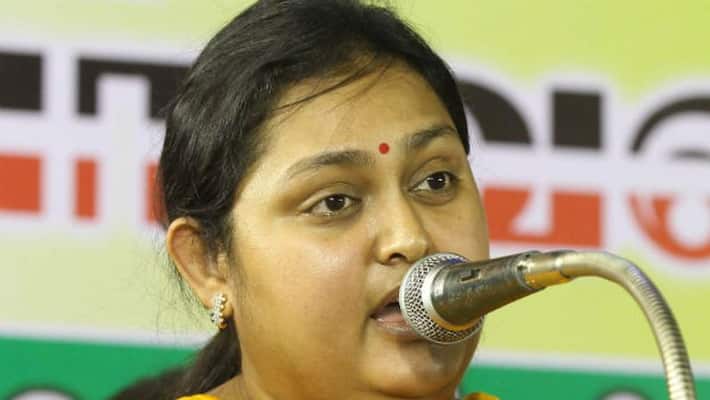 OPS is very busy .. Edappadi Is our leader .. Actress Vindhya who teasing Panner selvam .. OPS is very busy .. Edappadi Is our leader .. Actress Vindhya who teasing Panner selvam ..