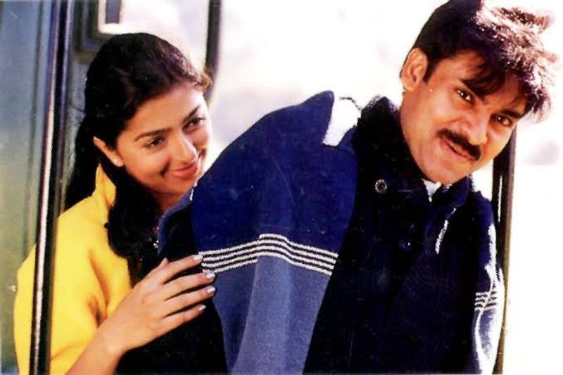 `ఖుషి` షూటింగ్లో పవన్, భూమిక.