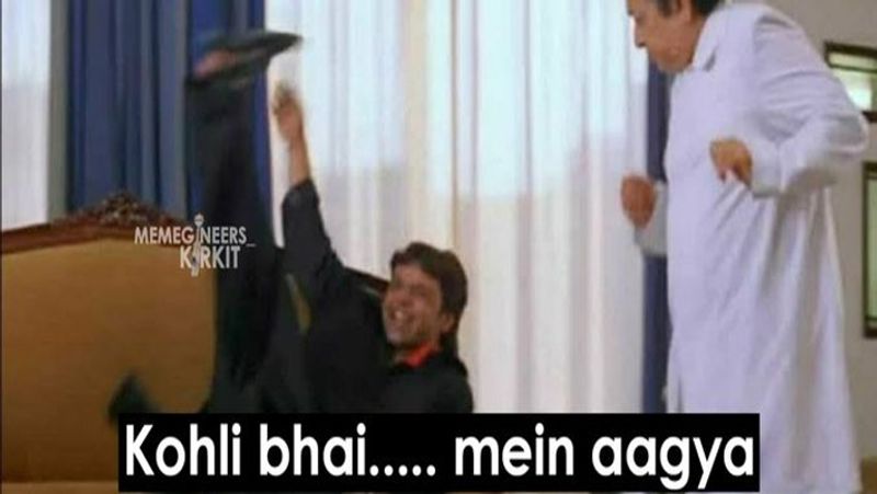 द एबी डीविलियर्स शो
विराट कोहली की आईपीएल टीम आरसीबी में बिग हिटर्स की भरमार हैं। लेकिन जब द एबी डीविलियर्स शो स्टार्ट होता है, तो अच्छे से अच्छे गेंदबाज की गेंद भी स्टैंड्स में पहुंचती है। कुछ ऐसा ही देखने को मिला मंगलावर को दिल्ली कैपिटल्स के साथ हुए मैच में। जिसमें एबी ने एक बार फिर बता दिया कि, क्यों वो इस टीम के संकट मोचन हैं।