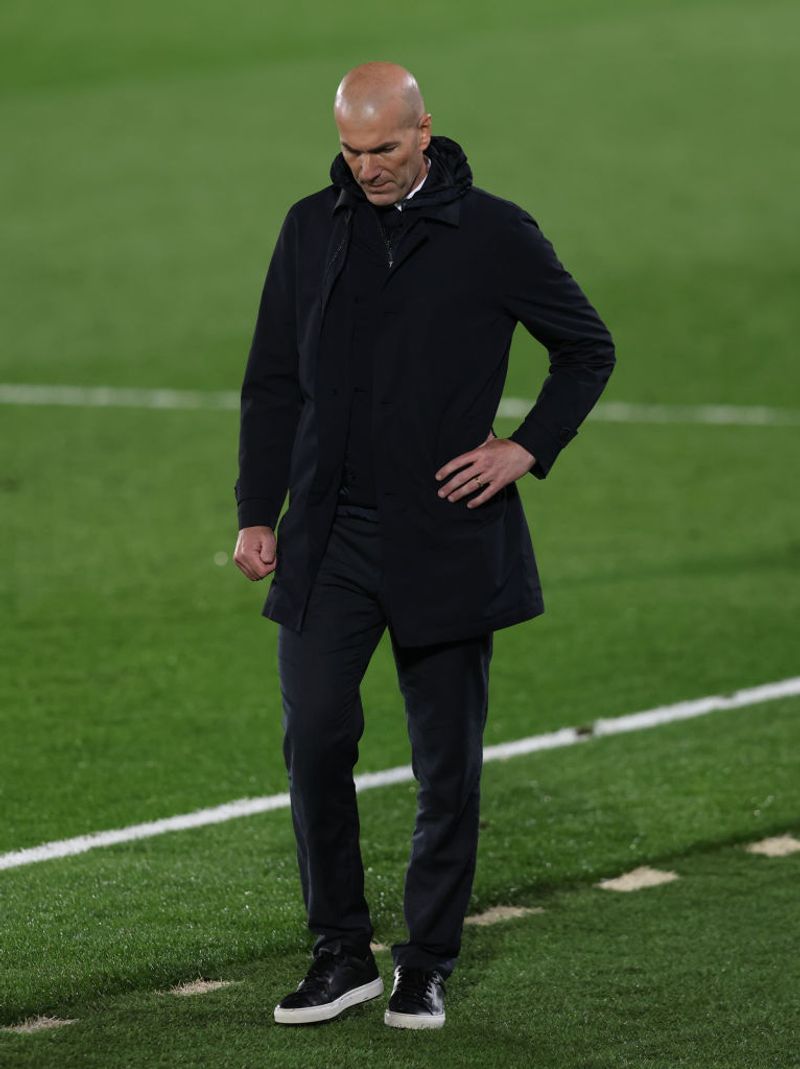 Zinedine Zidane parts ways with Real Madrid following trophyless season-ayh