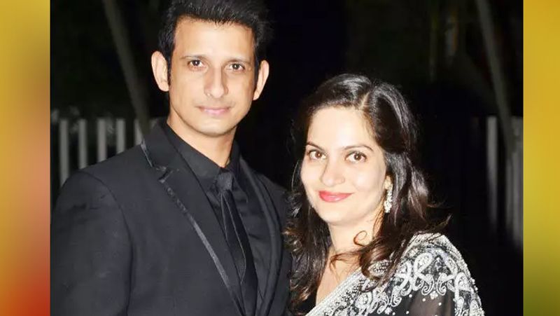 प्रोफेशनल लाइफ से अलग यदि शरमन की पर्सनल लाइफ के बारे में बात करें तो पहली मुलाकात के बाद प्रेम चोपड़ा की बेटी प्रेरणा को भी शरमन पसंद आ गए। हालांकि दोनों ने एक-दूसरे से अपनी फिलिंग शेयर नहीं की थी। इसके बाद मुलाकातों का दौर चलता रहा और वे अच्छे दोस्त बन गए।