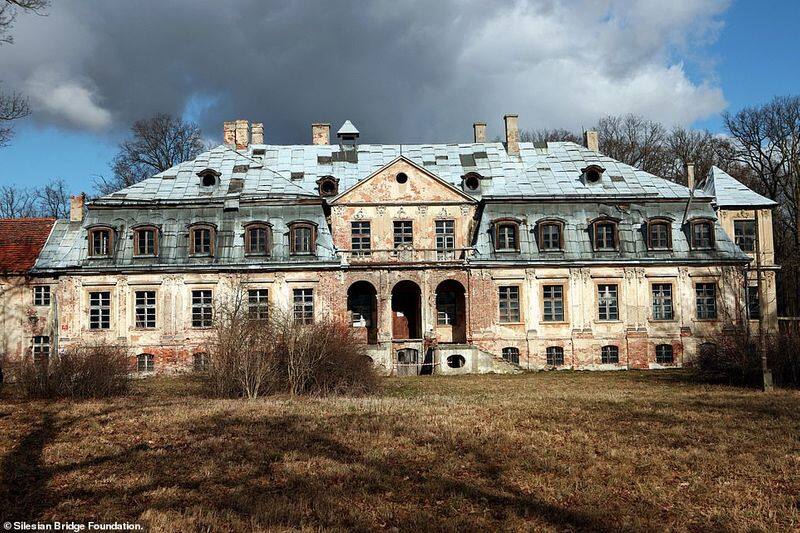 48 tonnes of Nazi gold hiden in 16th century Polish palace