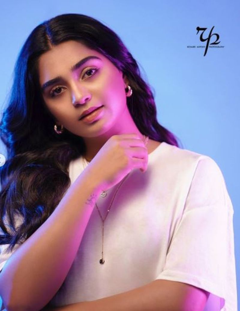கண்ணால் மயக்கும் தேவதையே 