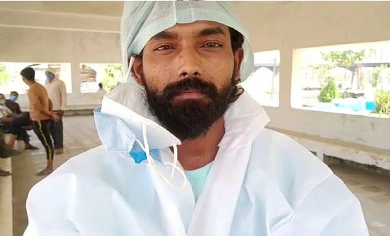 सोहेल ने बताया कि कई बार तो ऐसा भी हुआ है कि परिवार के लोग शवों को जानवरों की तरह श्मशान में फेंककर चले जाते हैं। ऐसे लोगों पर तरस आता है। ऐसे लोगों को समझाना बहुत मुशिकल होता है। हम तो निस्वार्थ भाव से अपने पैसे खर्च कर हिंदू रीति रिवाज से अंतिम संस्कार कर देते हैं।
Asianet News का विनम्र अनुरोधः आइए साथ मिलकर कोरोना को हराएं, जिंदगी को जिताएं...। जब भी घर से बाहर निकलें माॅस्क जरूर पहनें, हाथों को सैनिटाइज करते रहें, सोशल डिस्टेंसिंग का पालन करें। वैक्सीन लगवाएं। हमसब मिलकर कोरोना के खिलाफ जंग जीतेंगे और कोविड चेन को तोडेंगे। #ANCares #IndiaFightsCorona