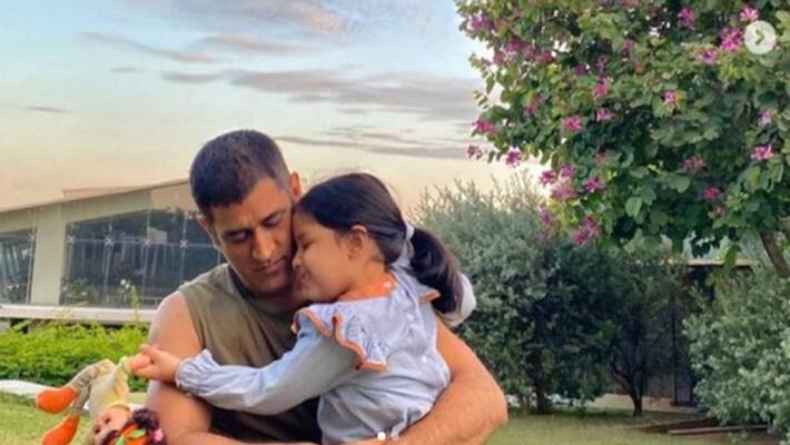 Chennai Super Kings Shares Video of It's Players Pictures With Their Daughters, Video Went viral Chennai Super Kings Shares Video of It's Players Pictures With Their Daughters, Video Went viral