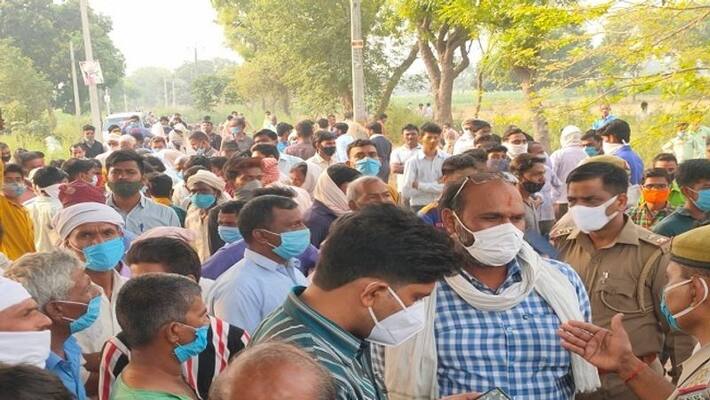 Farrukhabad 500 ballot stolen from polling booth, Voters who came to vote created ruckus ASA Farrukhabad 500 ballot stolen from polling booth, Voters who came to vote created ruckus ASA