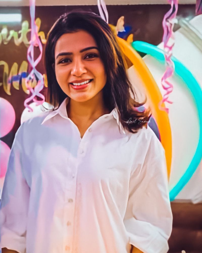 அந்த வகையில், ஏற்கனவே தமிழில் விக்ரமுடன் '10 எண்றதுக்குள்ள' படத்தில், இரட்டை வேடங்களில் ஒரு கதாபாத்திரத்தில் வில்லியாக நடித்தார். மேலும் 'சூப்பர் டீலக்ஸ்' படத்திலும் மிகவும் துணிச்சலான கதாபாத்திரத்தை தேர்வு செய்து நடித்து பத்திரிகையாளர்களின் பாராட்டை பெற்றிருந்தார்.