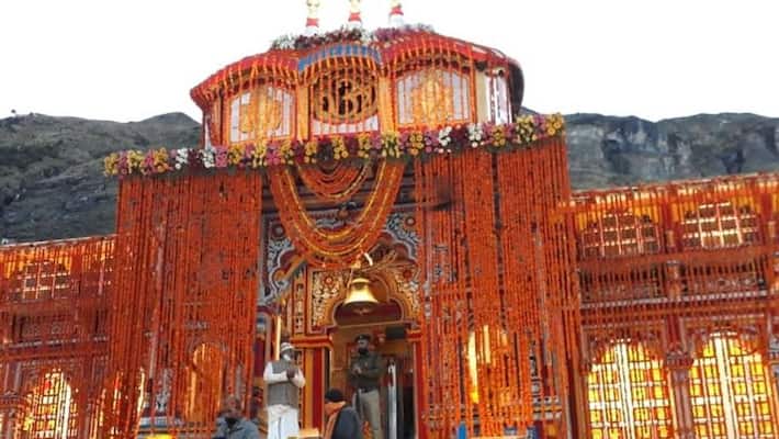 Uttarakhand government postpones Char Dham Yatra opening order for 3 districts-dnm Uttarakhand government postpones Char Dham Yatra opening order for 3 districts-dnm