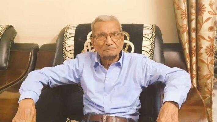 85 year old gives bed to younger, dies, Is it True..? 85 year old gives bed to younger, dies, Is it True..?