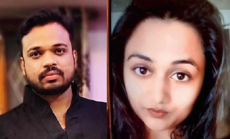 पवन के परिजन बड़वानी तो नेहा के परिजन कोबरा से शव लेने के लिए इंदौर पहुंचे हुए हैं। पवन के पिता ने कहा कि मातम कि हम अस्पताल में ही थे, किसी तरह नेहा को दिलासा दे रहे थे। इस बीच नेहा ने कहा- मुझे फ्लैट से कुछ कपड़े लाना है। वह भाई अनुराग को लेकर फ्लैट पहुंची। भाई को नीचे रोककर अकेली ऊपर गई। कुछ देर बाद ही उसने पंखे से लटक फांसी लगा ली। भाई ने जब फोन लगाया तो कोई जवाब नहीं आया। इसके बाद वह फ्लैट में गया तो नेहा फंदे पर झूलती नजर आई।
Asianet News का विनम्र अनुरोधः आइए साथ मिलकर कोरोना को हराएं, जिंदगी को जिताएं...। जब भी घर से बाहर निकलें माॅस्क जरूर पहनें, हाथों को सैनिटाइज करते रहें, सोशल डिस्टेंसिंग का पालन करें। वैक्सीन लगवाएं। हमसब मिलकर कोरोना के खिलाफ जंग जीतेंगे और कोविड चेन को तोडेंगे। #ANCares #IndiaFightsCorona