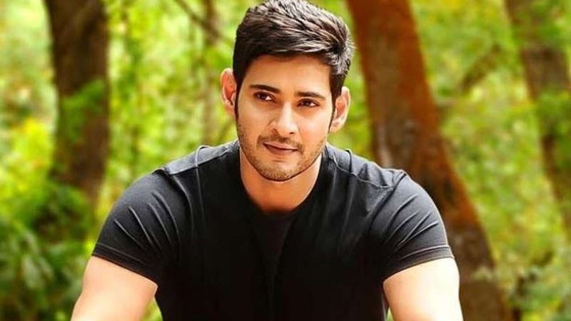 మమ్మల్ని ఎందుకు లాగుతున్నావంటూ మహేష్ ఫ్యాన్స్ విమర్శలు గుప్పిస్తున్నారు.