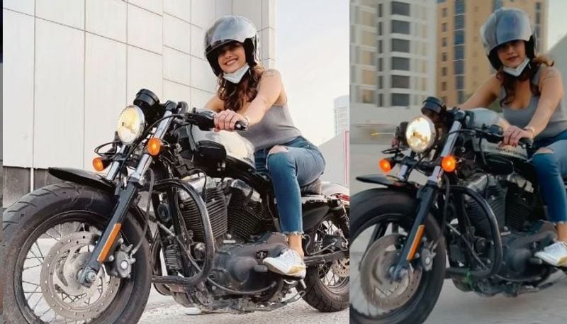 మమతా మోహన్ దాస్ బైక్ రైడింగ్ చేస్తూ ఫ్యాన్స్ ని ఫిదా చేస్తుంది. జీన్స్ వేసుకుని అబ్బాయిని తలపిస్తుంది ఈ అమ్మడు. అదే సమయంలో ఎద అందాలను చూపించేస్తుంది.